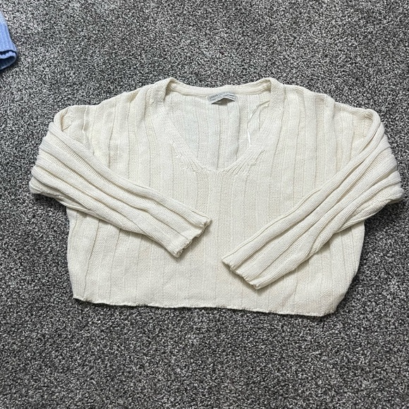 Urban Outfitters cream v neck ribbed long sleeve cropped sweater petite S - Picture 4 of 13